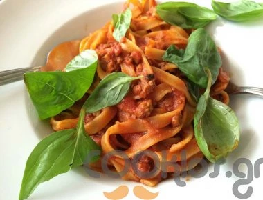 Η συνταγή της ημέρας: Ταλιατέλες ραγού με βασιλικό